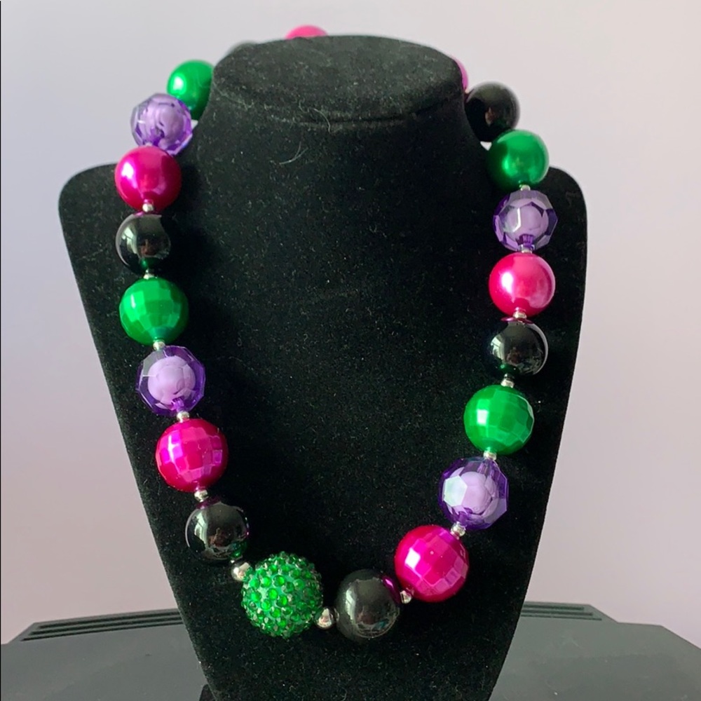 Chunky necklace - teen descendants theme